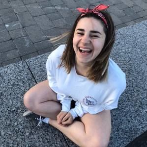 Meet your Posher, Julia